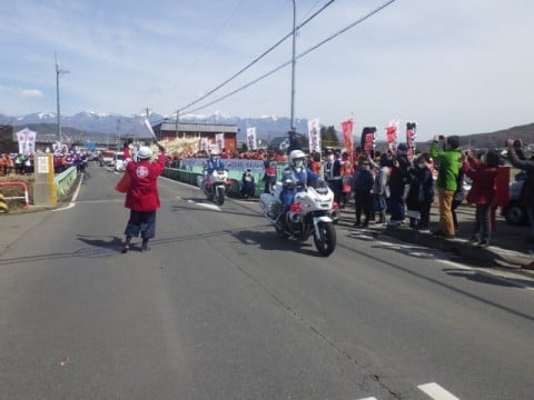 長野県警白バイ隊 先導